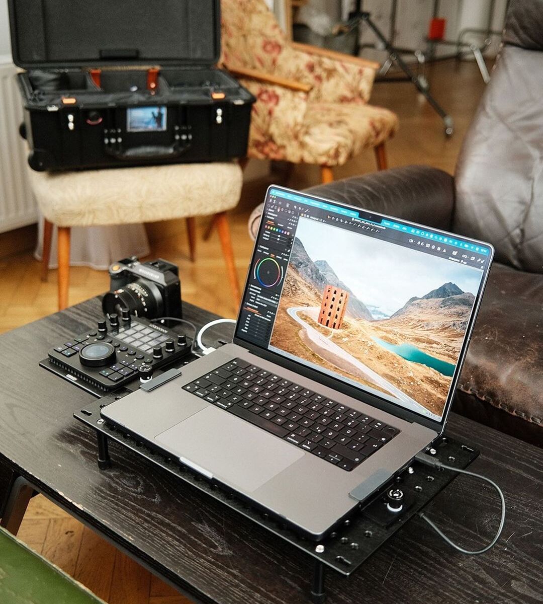 Newsletter pop-up image header