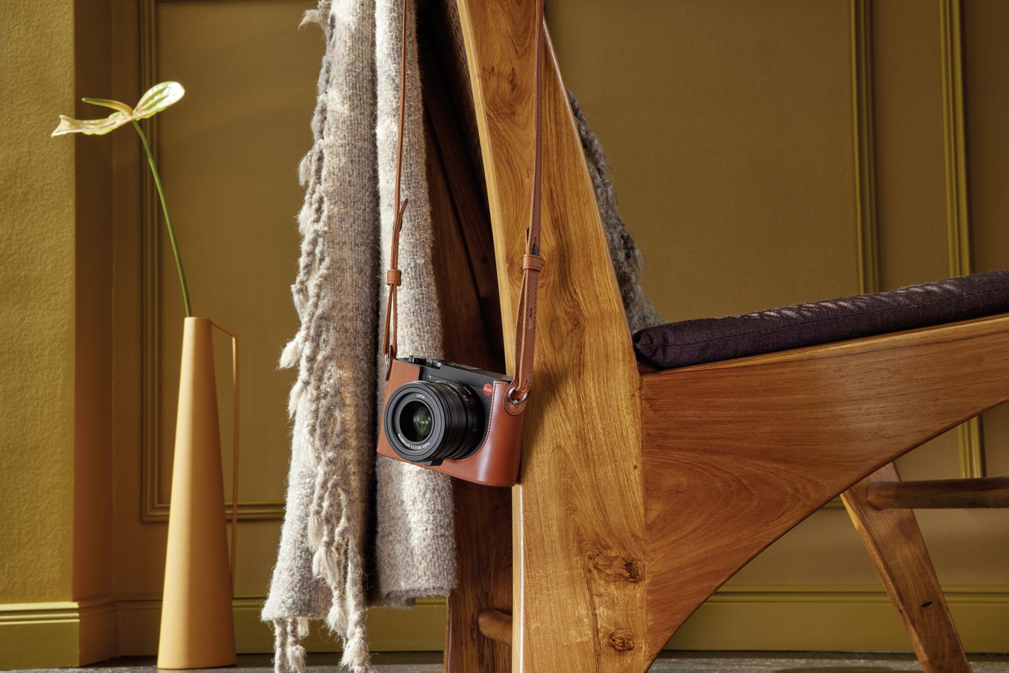 Leica Halfcase Q3 Cognac Leather