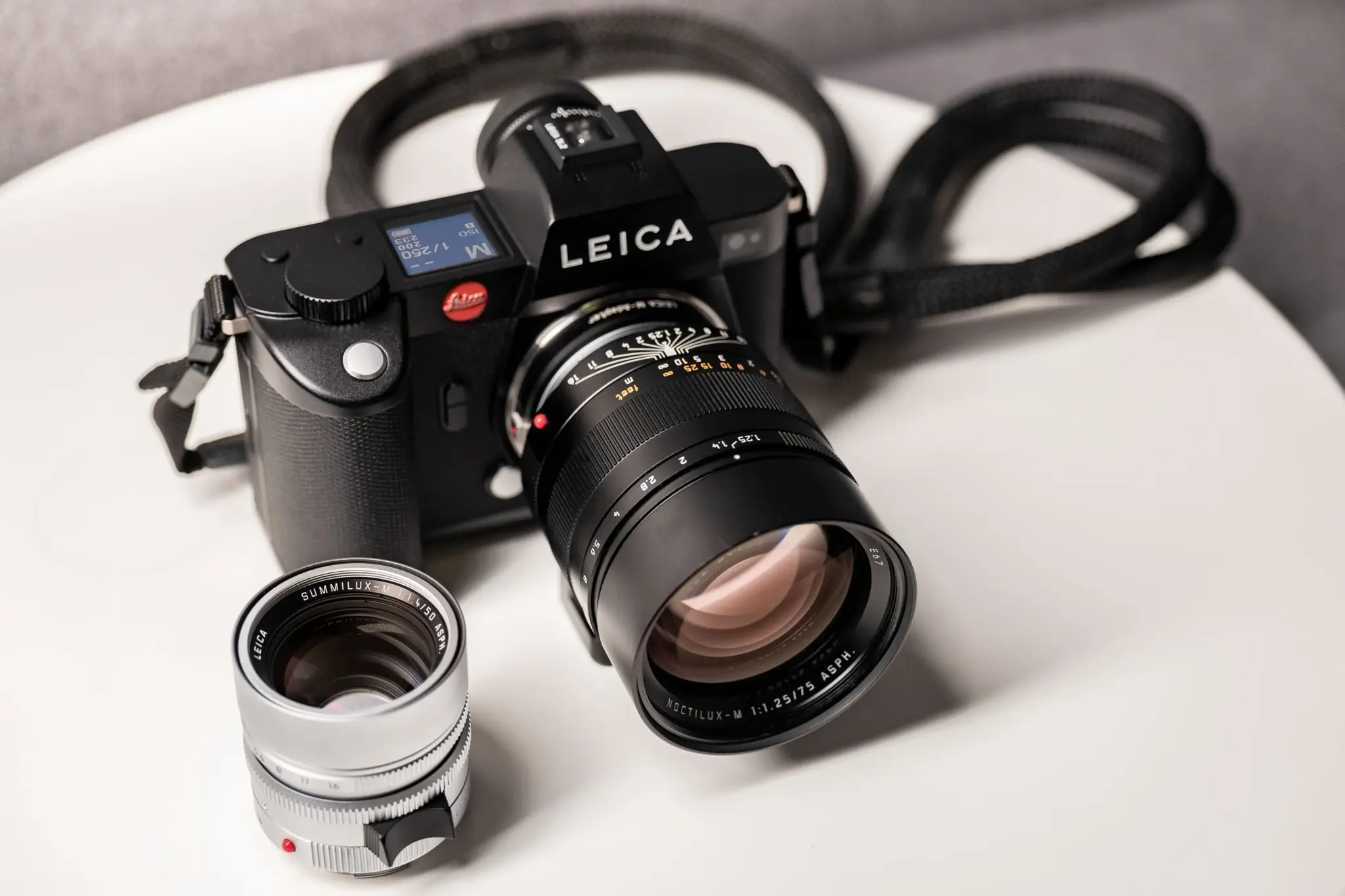 Leica Noctilux M 75mm F 1 25 Asph Black Lens