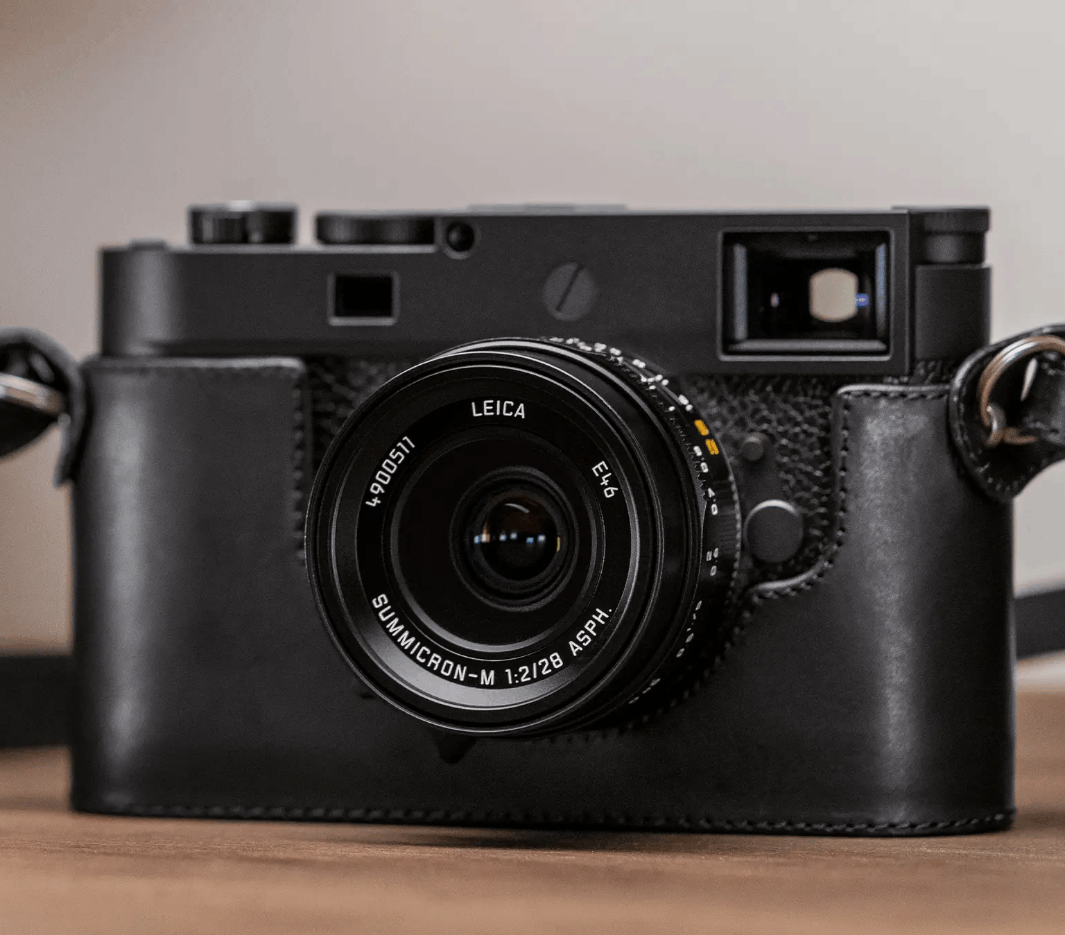 Leica Summicron M 28mm F 2 Asph Black Lens