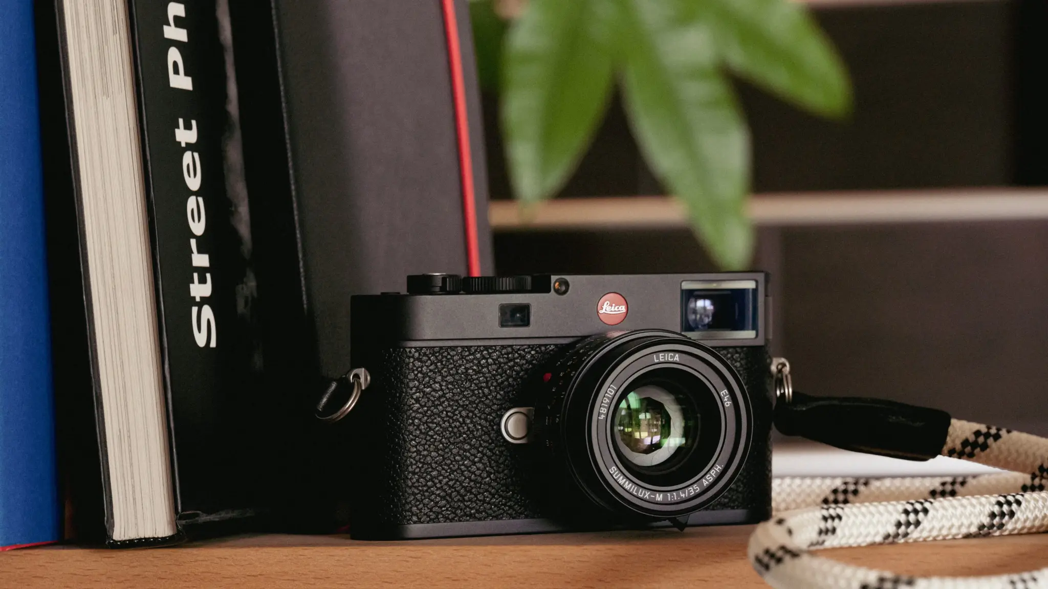 Leica Summilux M 35mm F 1 4 Asph Black Lens