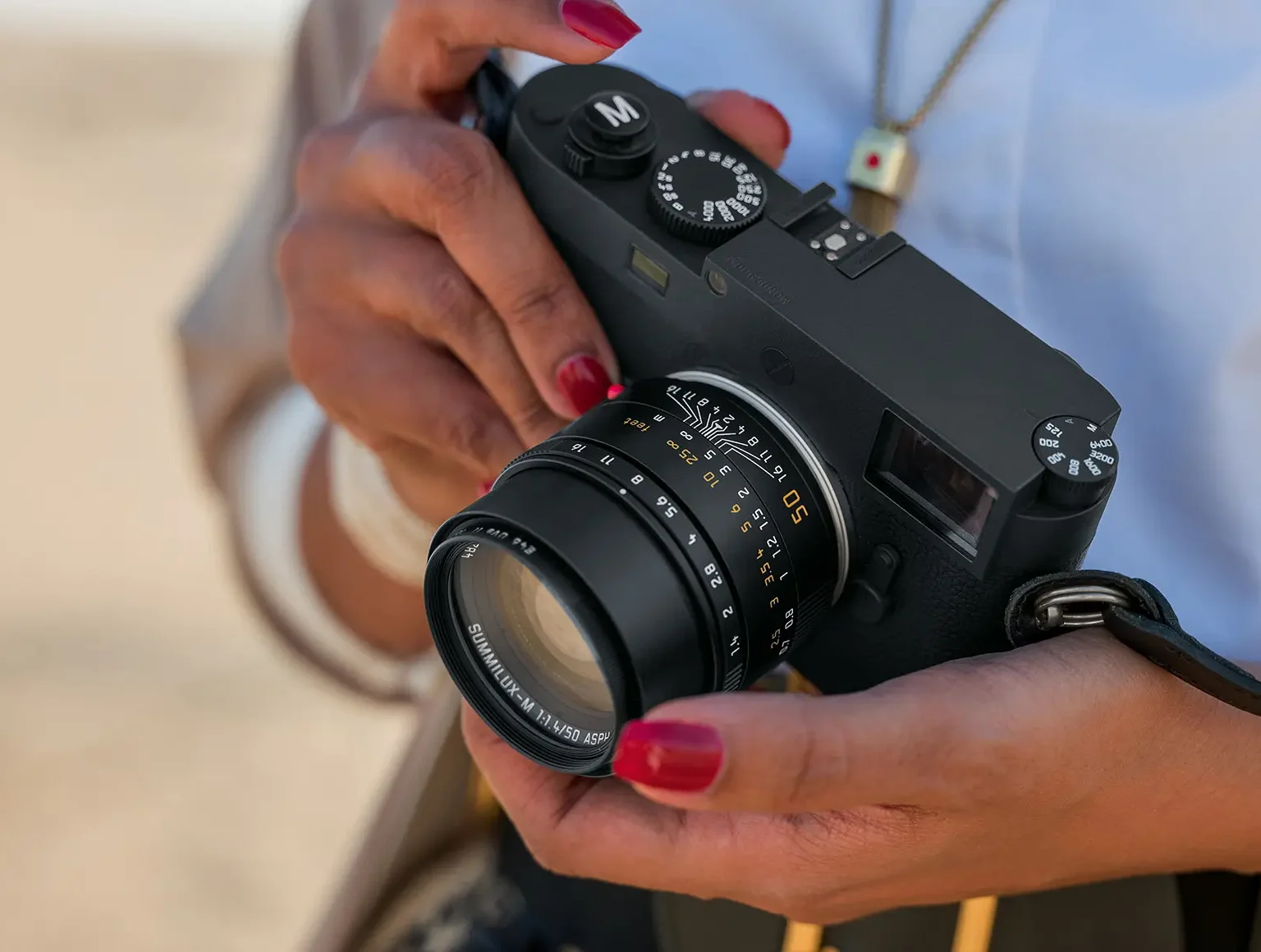 Leica Summilux M 50mm F 1 4 Asph Black Lens