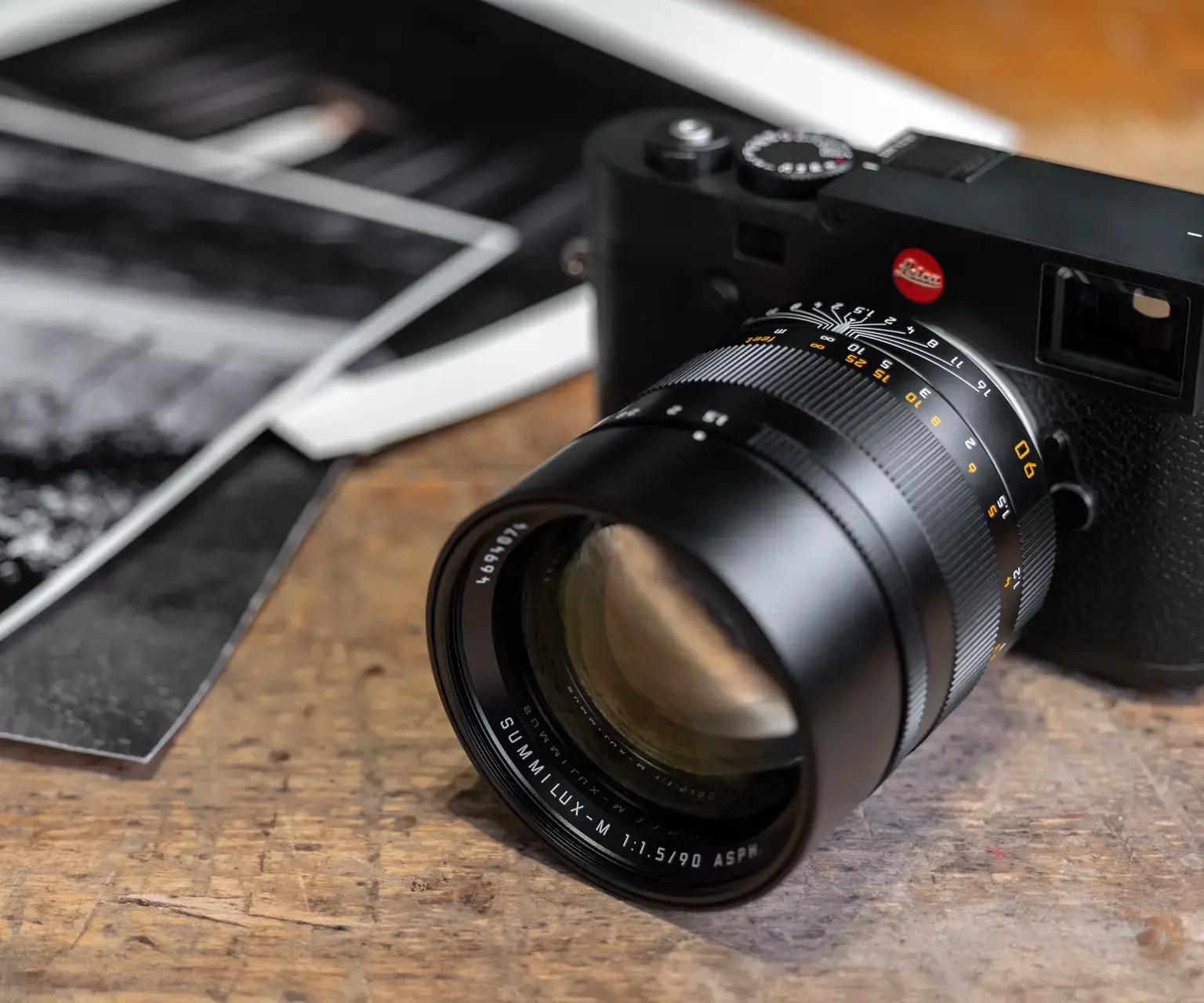 Leica Summilux M 90mm F 1 5 Asph Black Lens