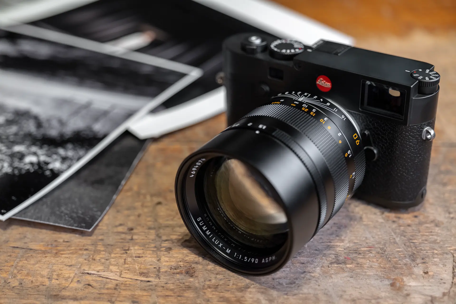 Leica Summilux M 90mm F 1 5 Asph Black Lens