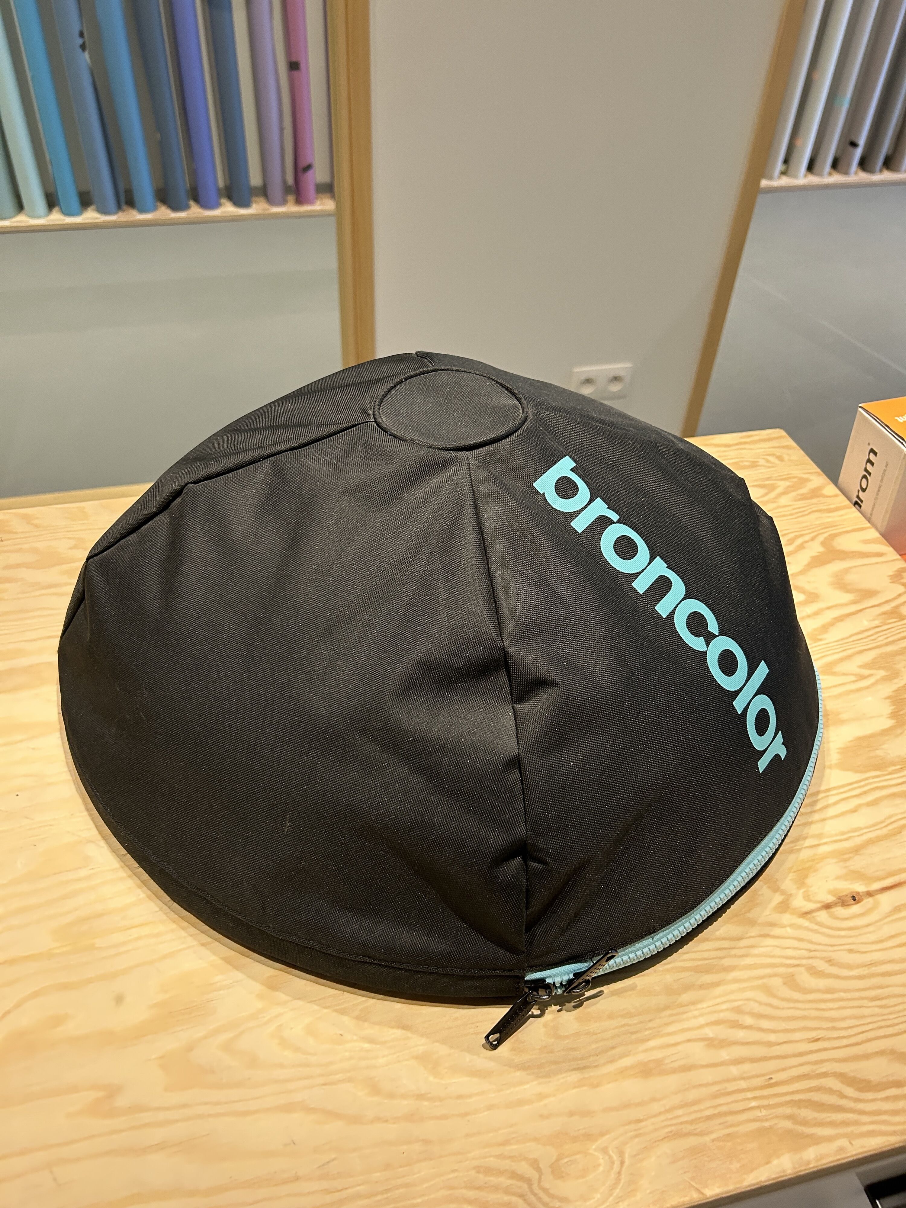Beauty Dish Reflector With Textile Diffuser Second Hand