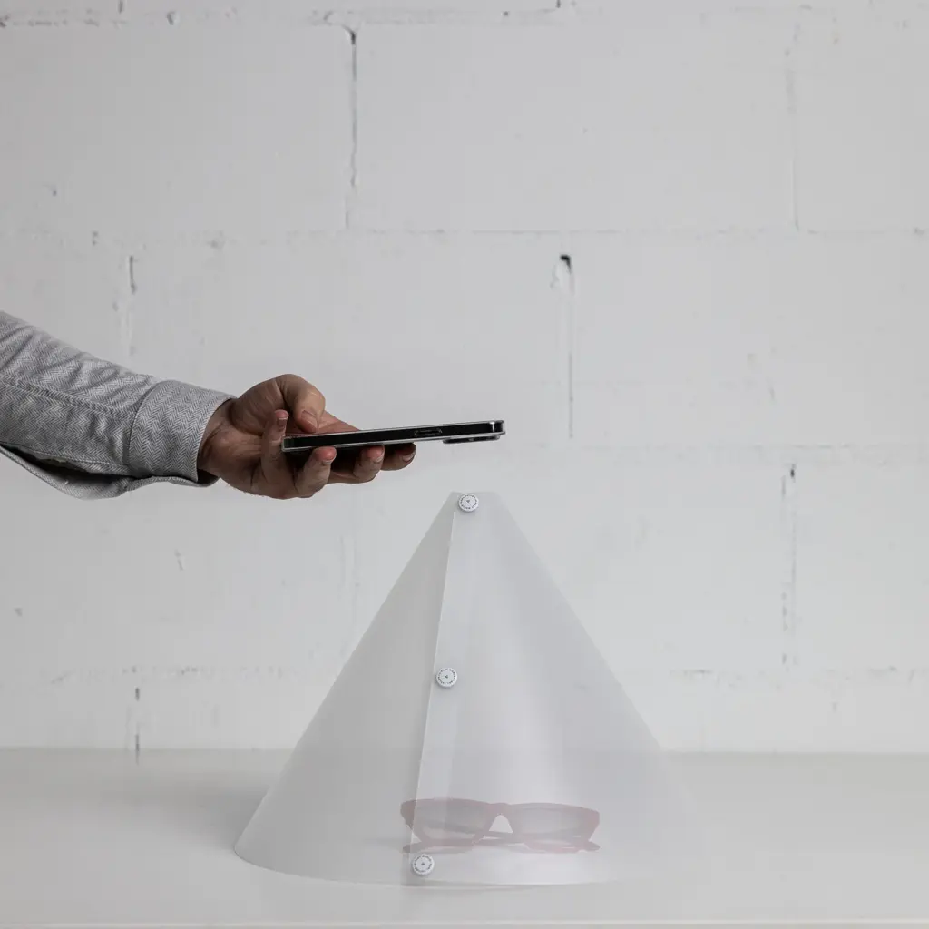 V Flat Light Cone X Karl Taylor Phone V Flat Light Cone X Karl Taylor Phone