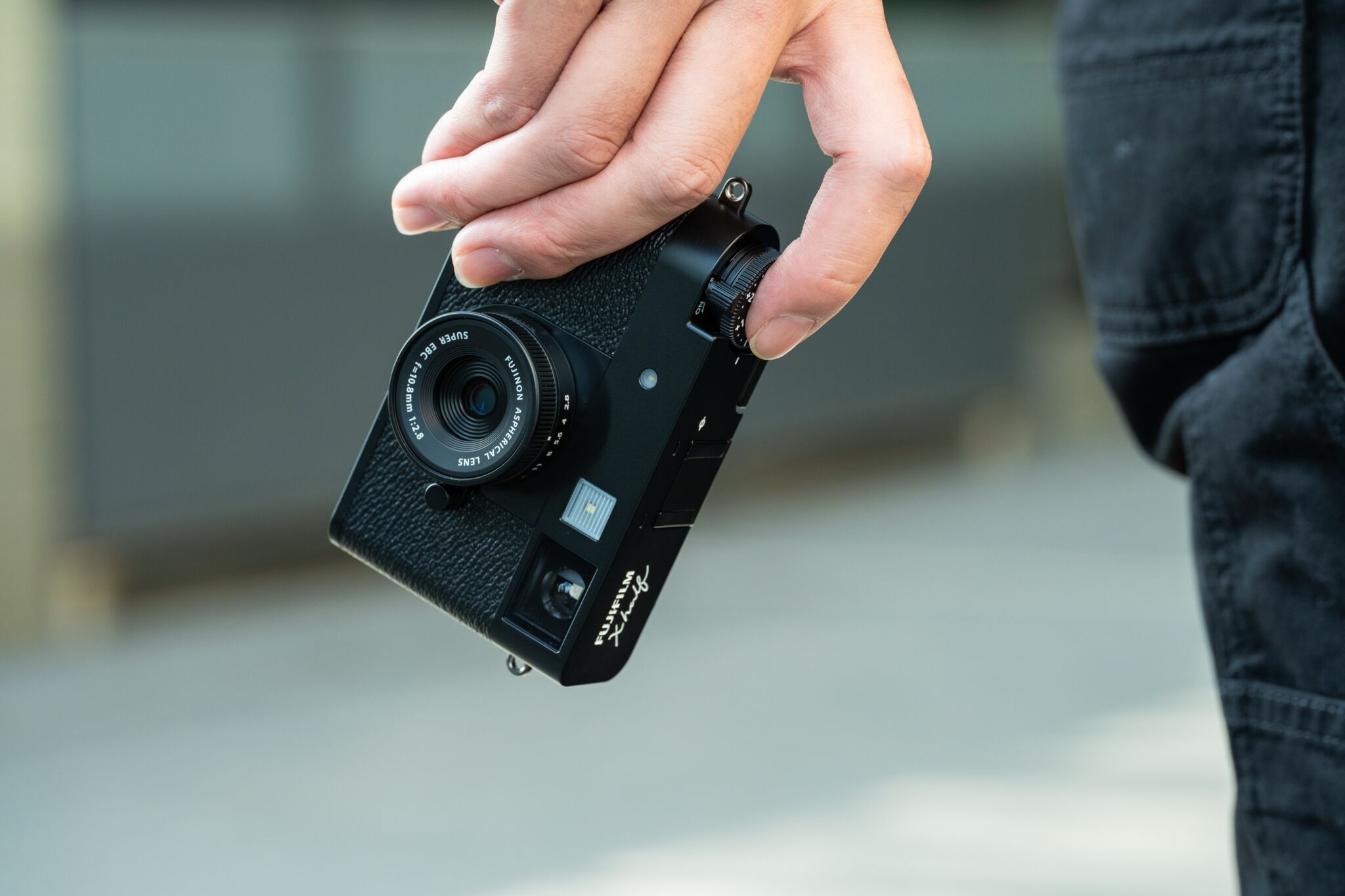 Fujifilm X X Half Black