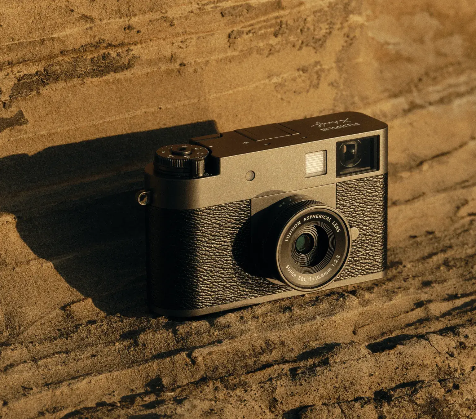 Fujifilm X X Half Body Black