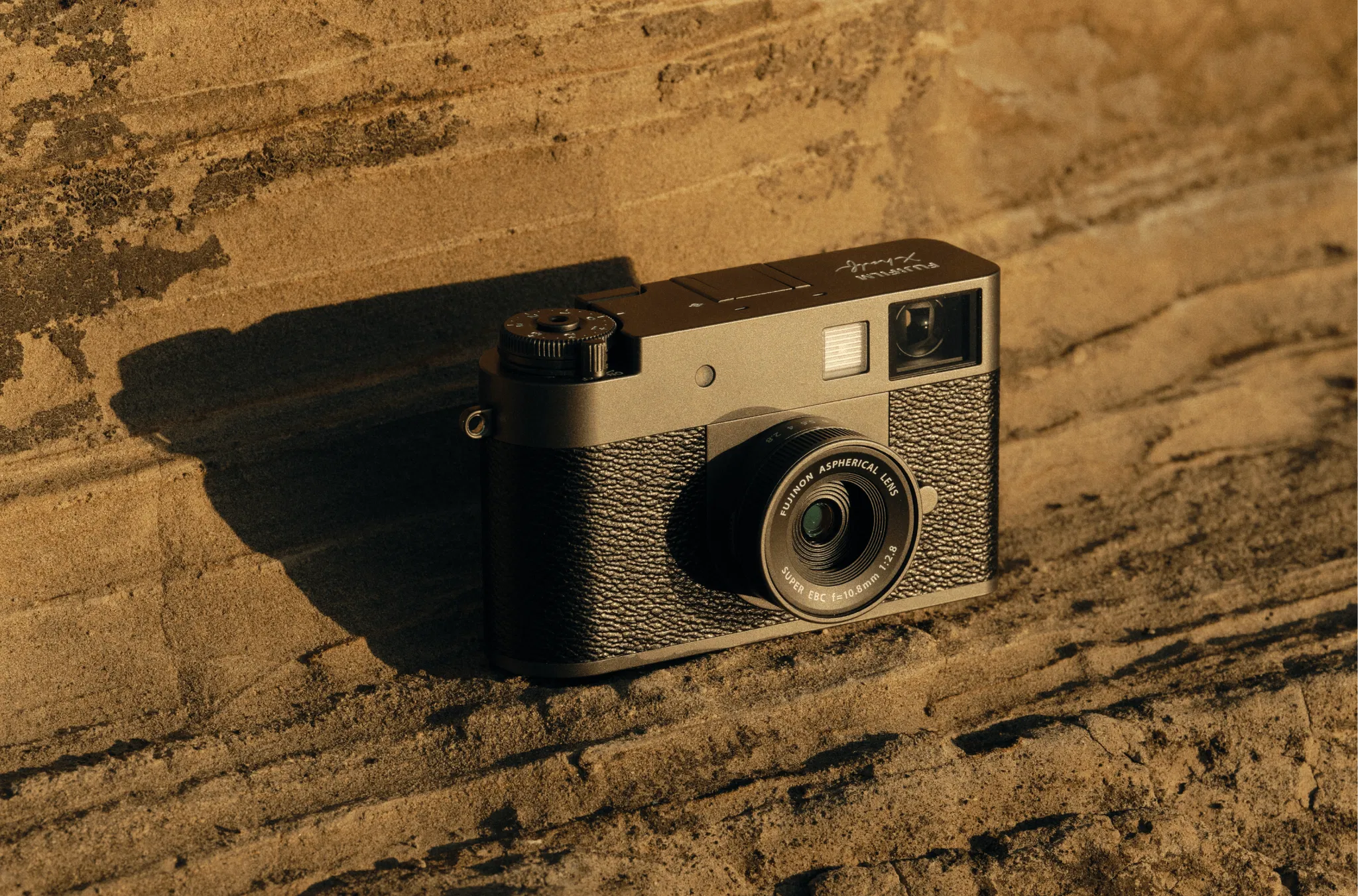 Fujifilm X X Half Body Black